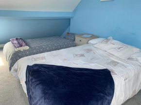 Large Double Room with Free Parking in York